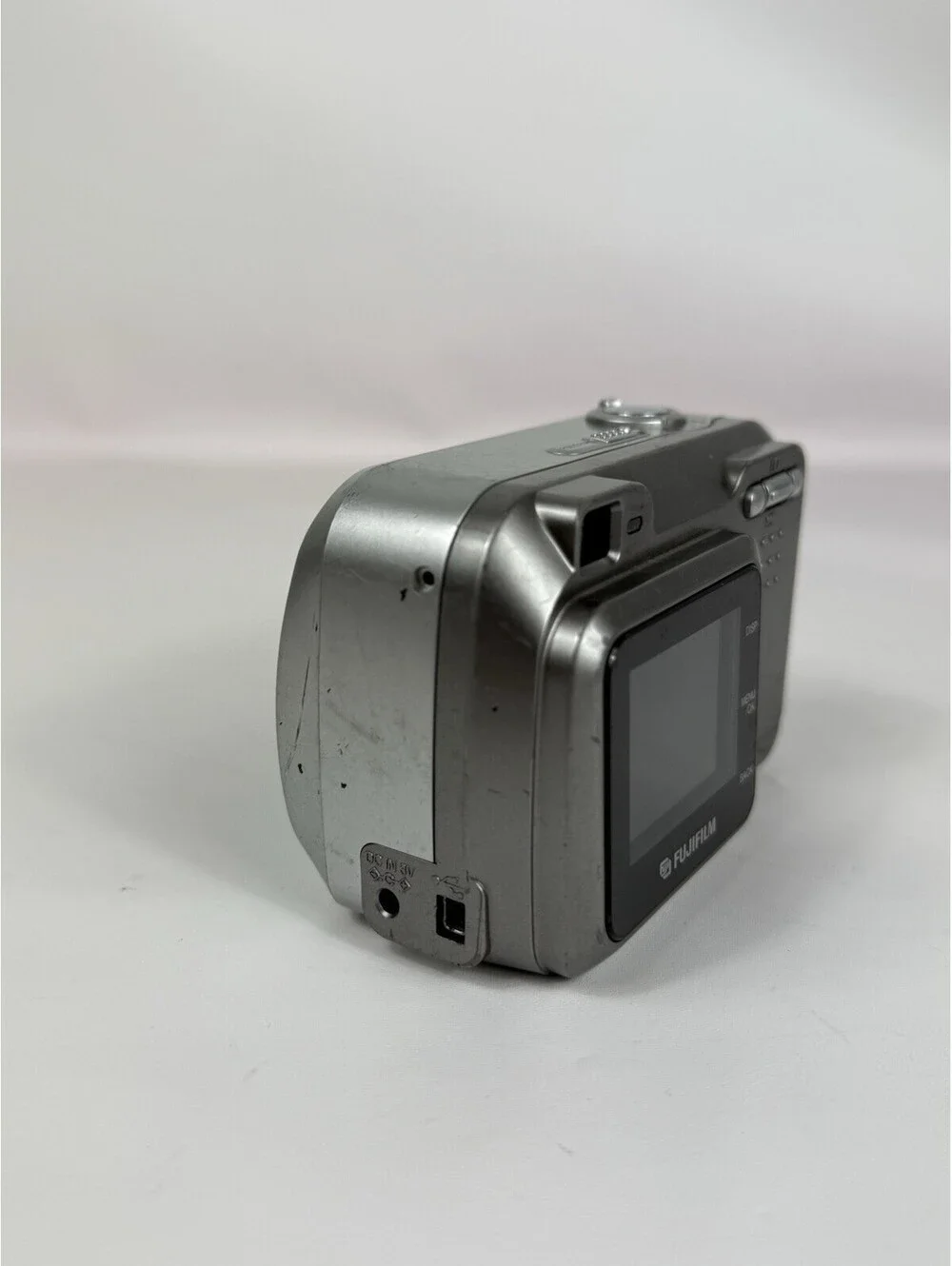 Fujifilm Finepix 2600 Zoom Digital Camera 2 MP For Parts